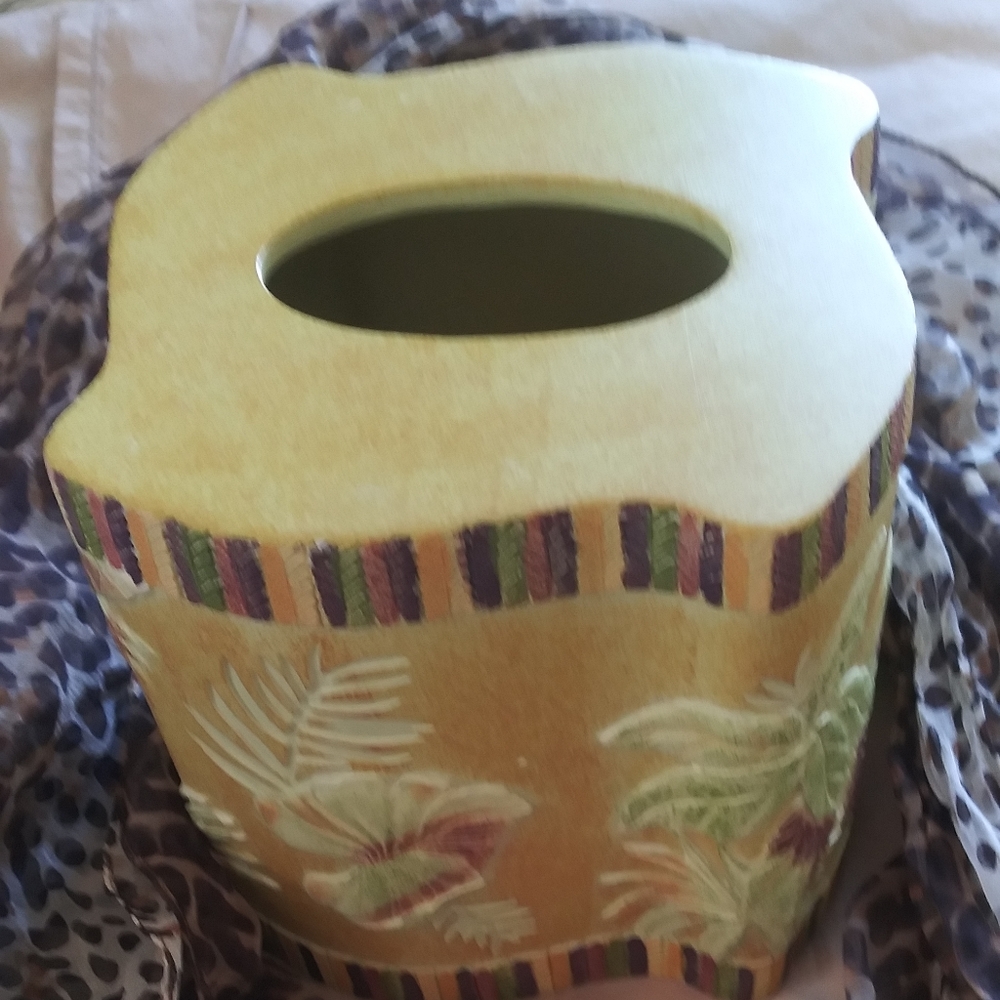Tissue box